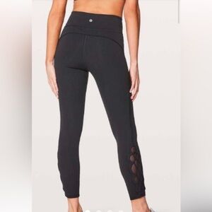 Lululemon black leggings braided mesh detail ankle size 8 excellent condition